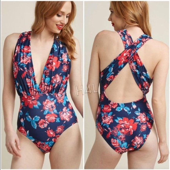High Dive by ModCloth Red Pink Swimsuit One Piece Floral V-Neck Size Medium M - Picture 6 of 6